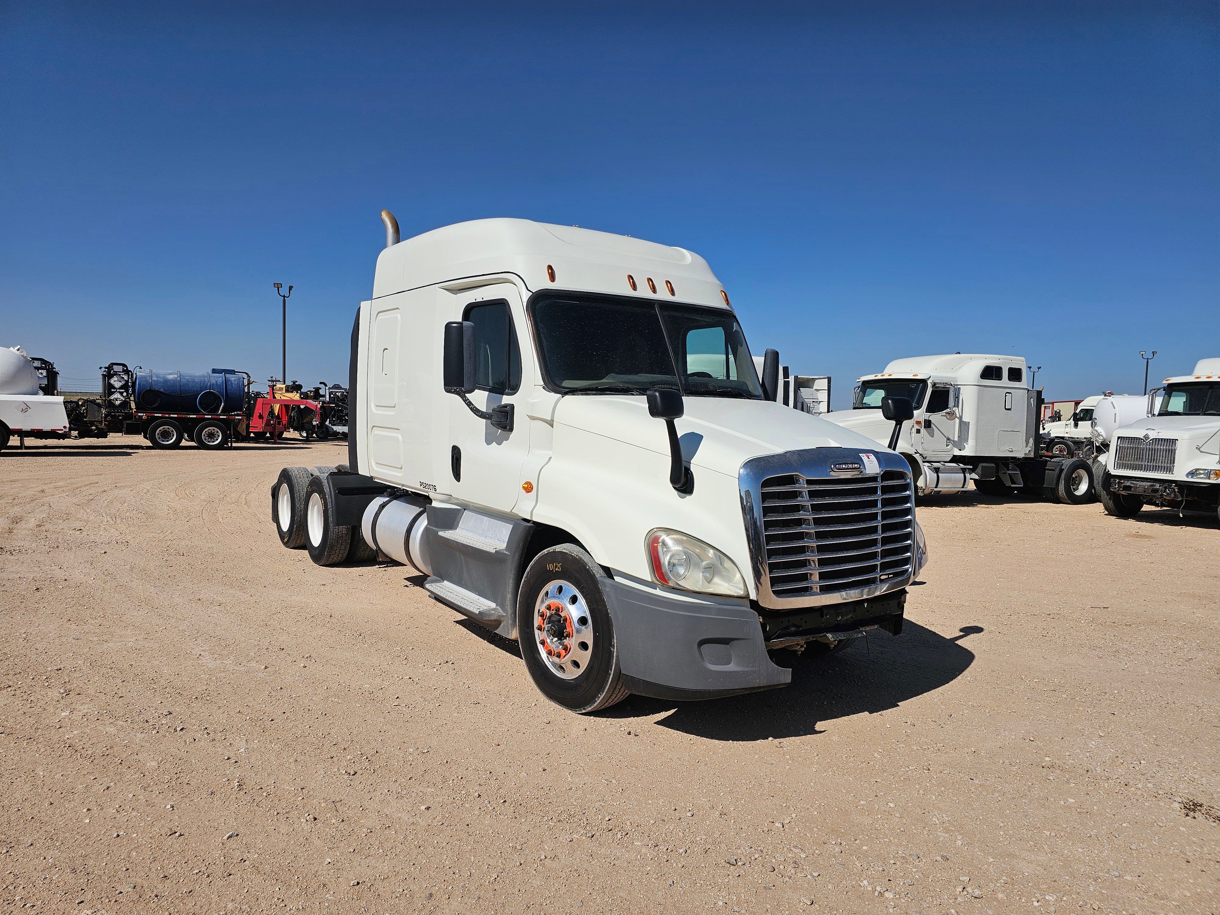 Used 2015 FREIGHTLINER CASCADIA