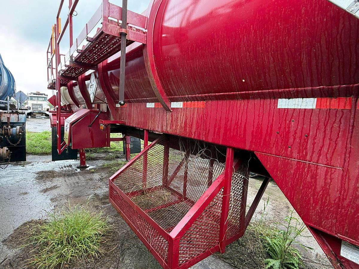 Used 2008 WORLEY WELDING WORKS 5,000 GAL 3-COMP ACID TRANSPORT TRAILER