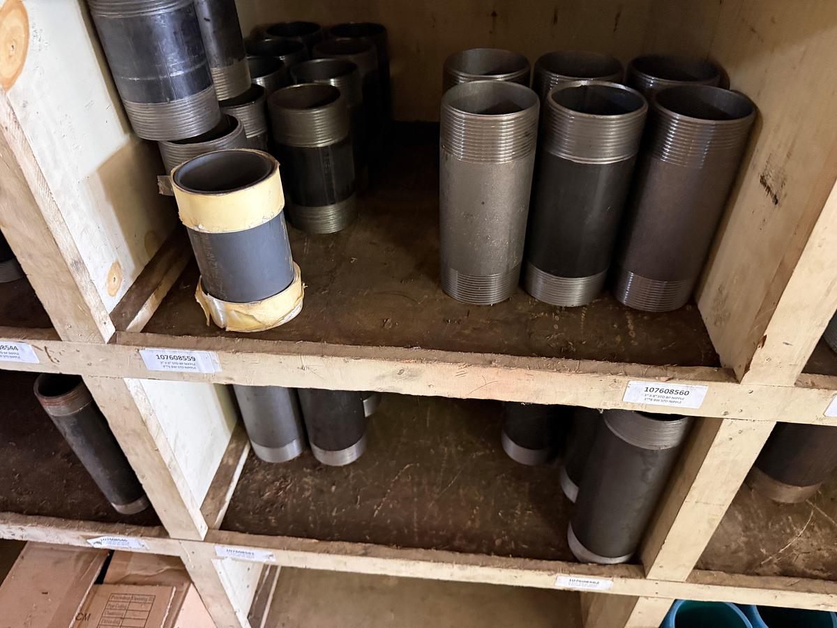 Used SECTION OF (100+) MOSTLY SCH-40 2” THRU 4” PIPE NIPPLES SOME HEAVY WALL