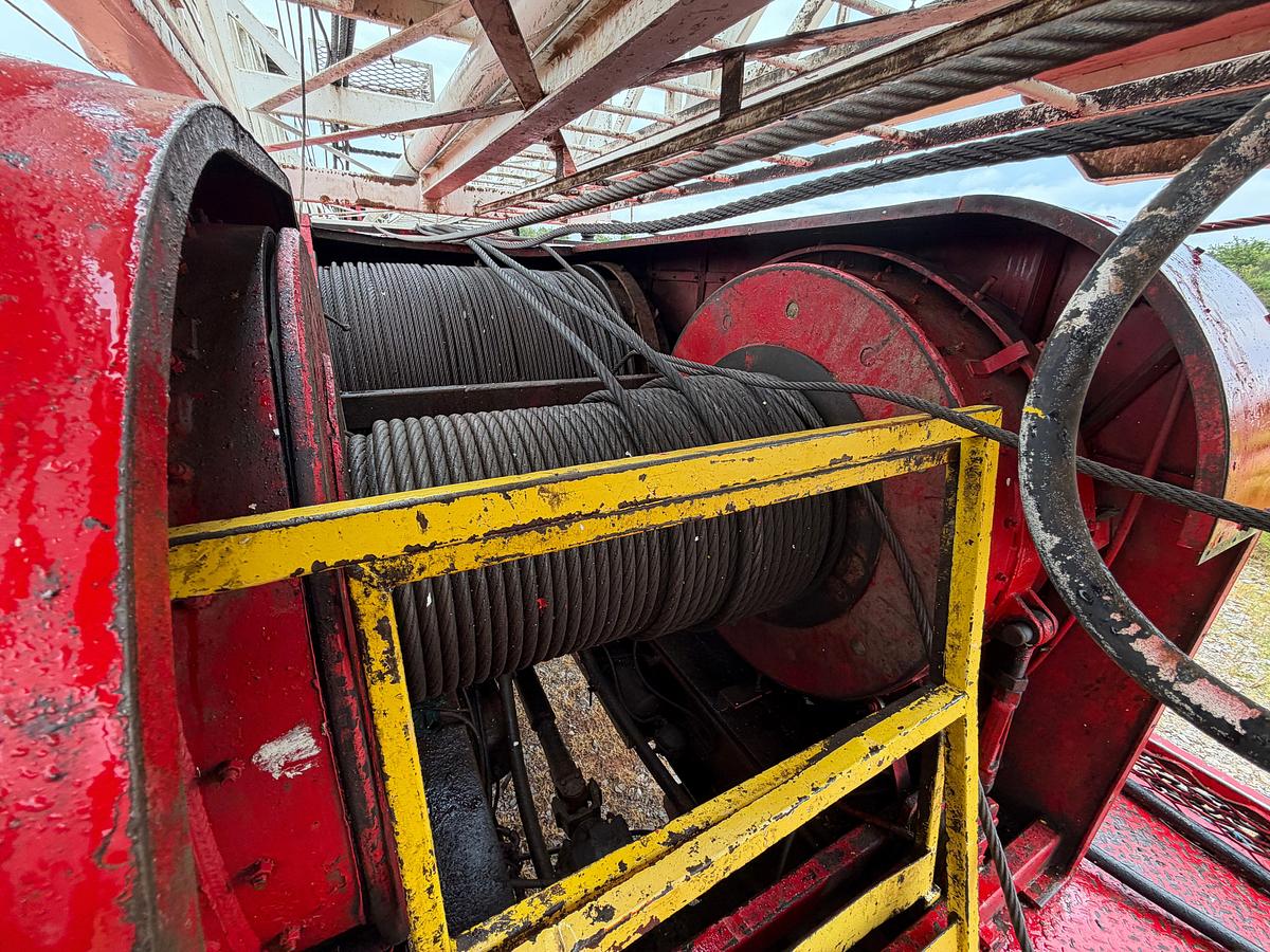 Used 1985 Taylor 550 Well Service Rig, 104 x 250k Mast