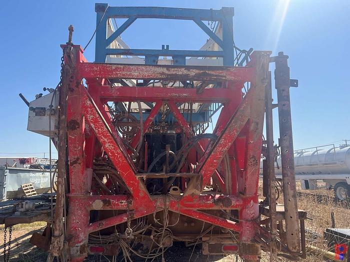 Used 2006 MODEL ES5500TXJ 5 AXLE WELL SERVICE WORKOVER RIG
