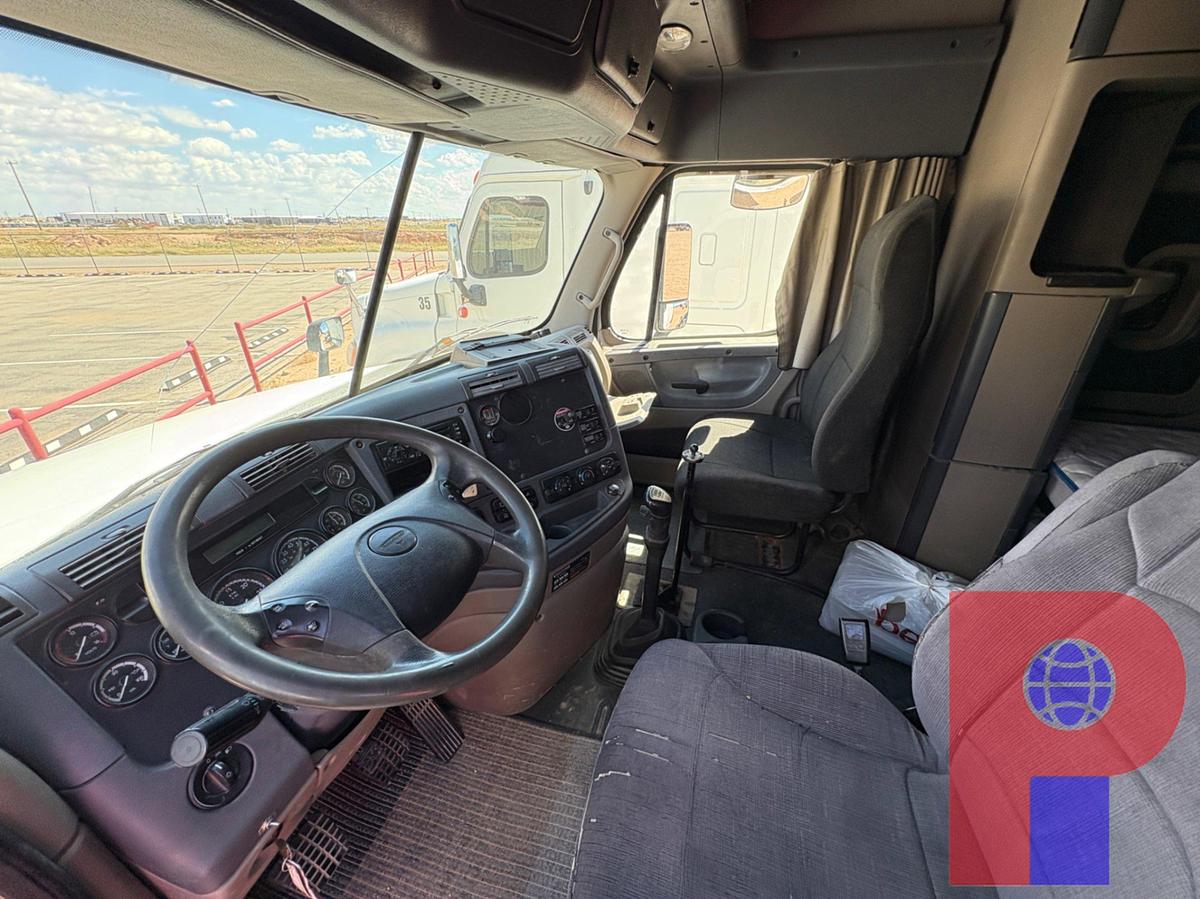 Used 2010 FREIGHTLINER CASCADIA T/A SLEEPER HAUL TRUCK