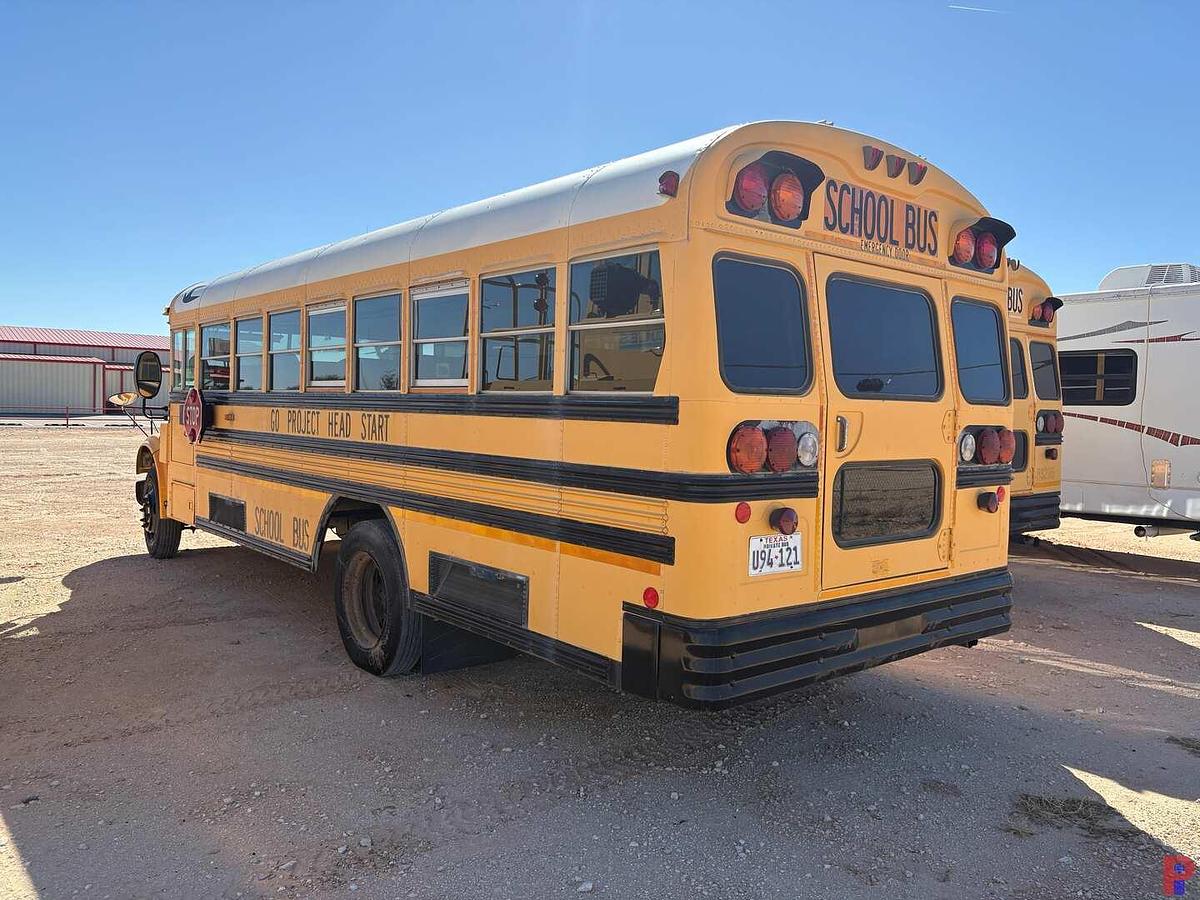 Used 2004 INTERNATIONAL/BLUE BIRD 3800 SCHOOL BUS