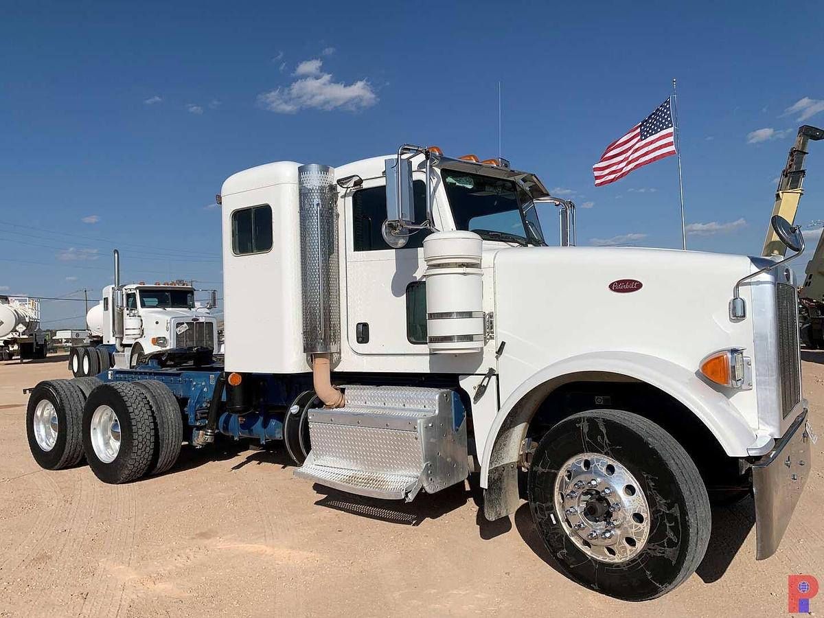 Used 2012 PETERBILT 367 T/A 36” SLEEPER VACUUM TRUCK