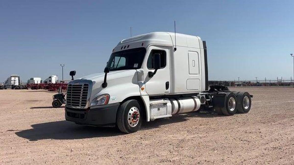Used 2012 FREIGHTLINER  CASCADIA T/A SLEEPER HAUL TRUCK