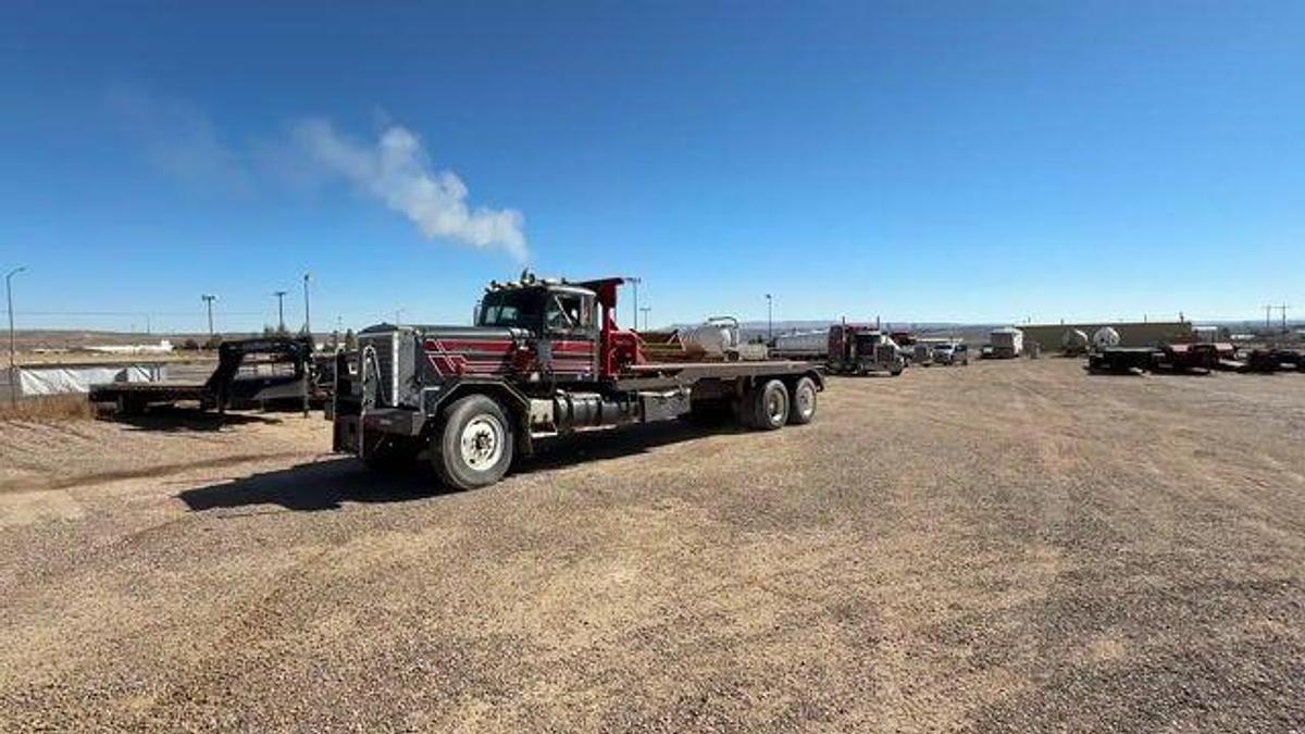 Used 1981 AUTOCAR T/A  30 TON GIN POLE WINCH TRUCK
