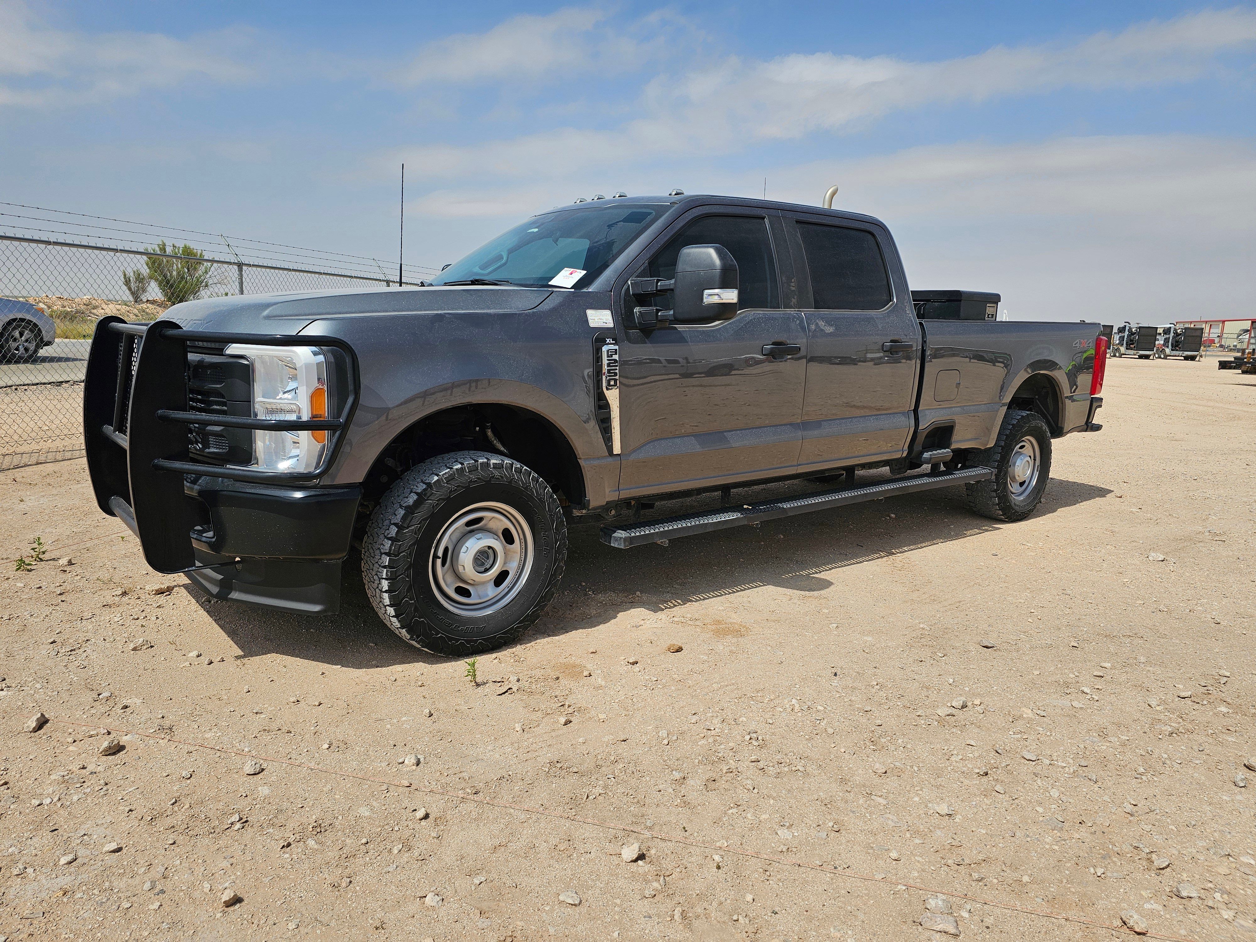 Used 2023 FORD F-250 SUPER DUTY CREW CAB PICKUP TRUCK