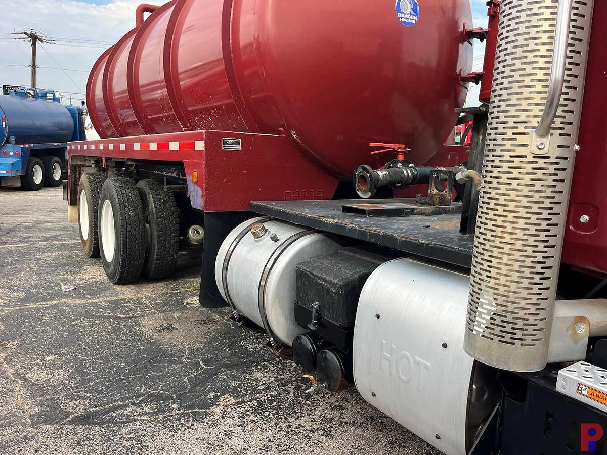Used 2013 MACK GRANITE T/A 80 BBL VACUUM TRUCK