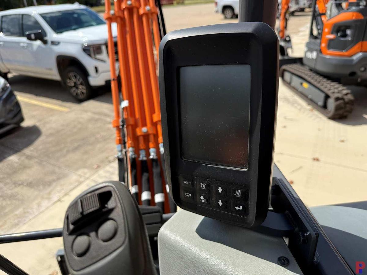 Used (NEW) DEVELON DX27Z-7 COMPACT MINI EXCAVATOR