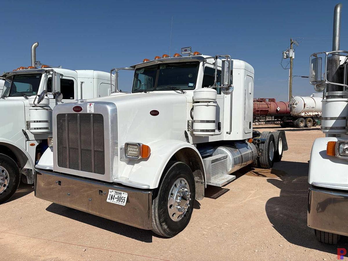 Used 2012 PETERBILT 367 T/A 36” SLEEPER VACUUM TRUCK