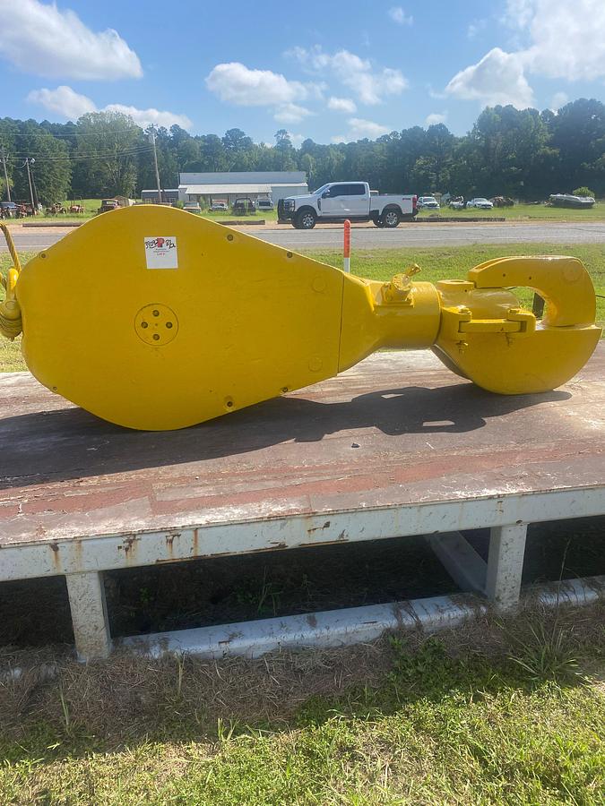 Used IDECO SHORTY UTB 160-TON 4-SHEAVE DRILLING HOOK BLOCK
