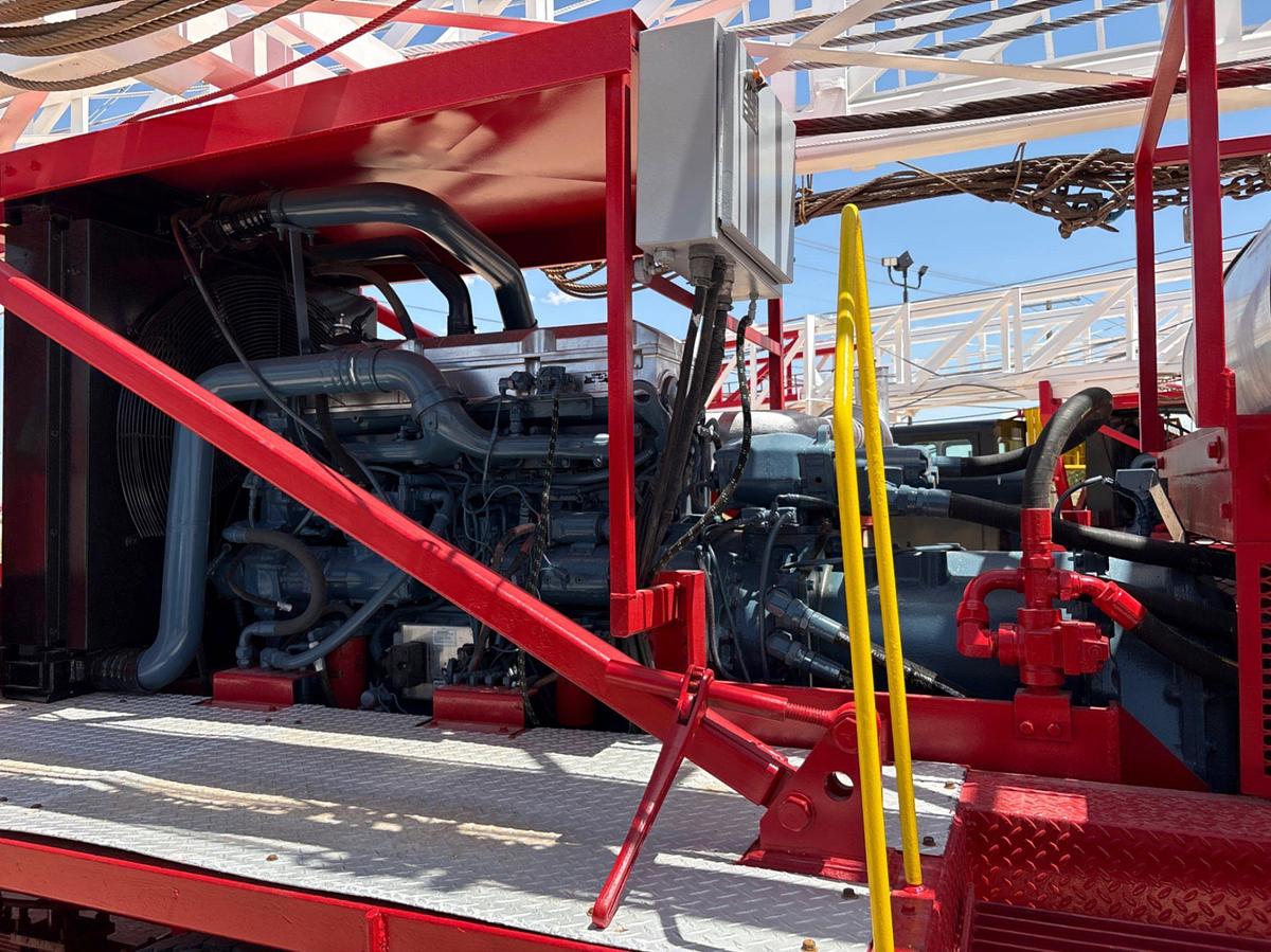 Used 2011 MUSTANG 550 5-AXLE WELL SERVICE RIG, 104x275 Mast