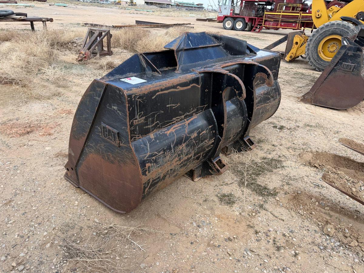 Used CAT Quick Attach Bucket & Forks F/ Wheel Loader