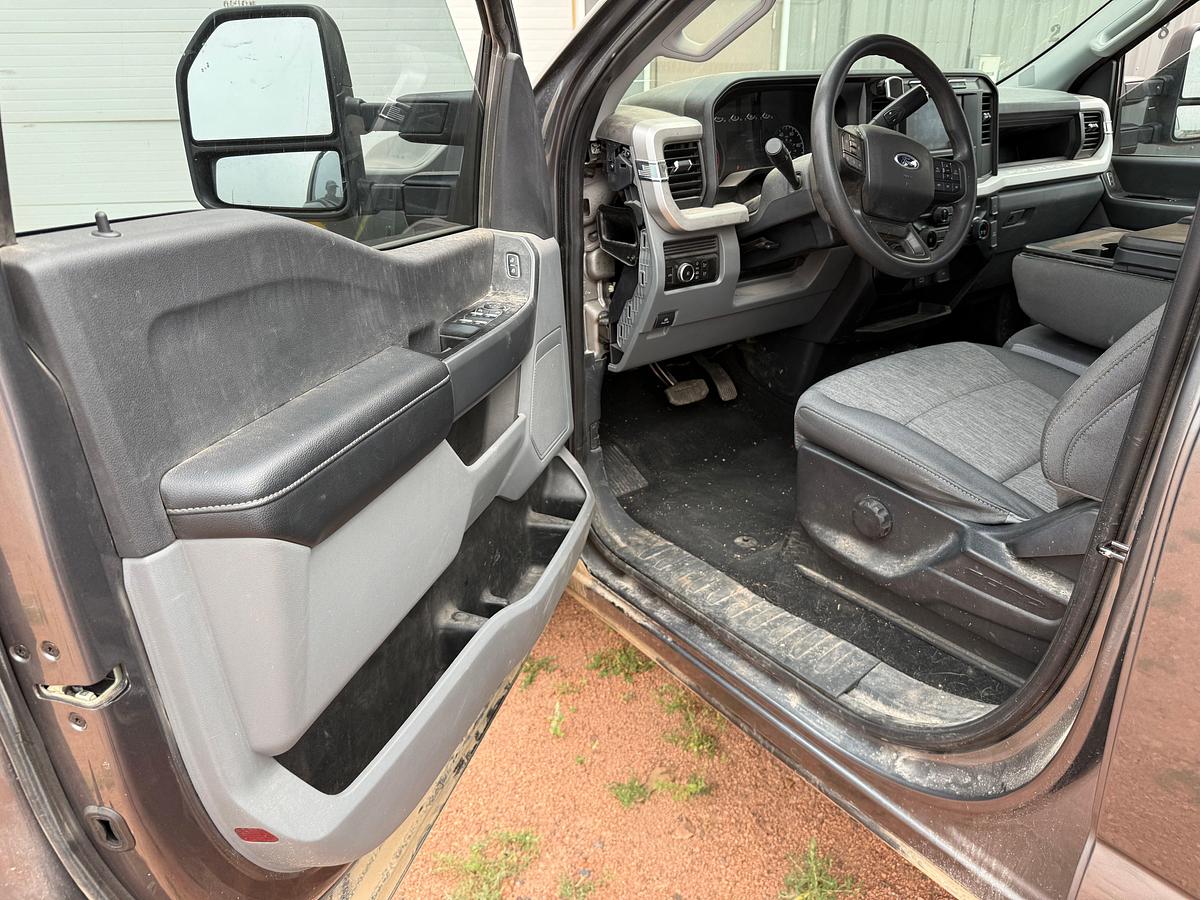 Used 2023 FORD F-250 SD STX 4WD CREW CAB PICKUP TRUCK
