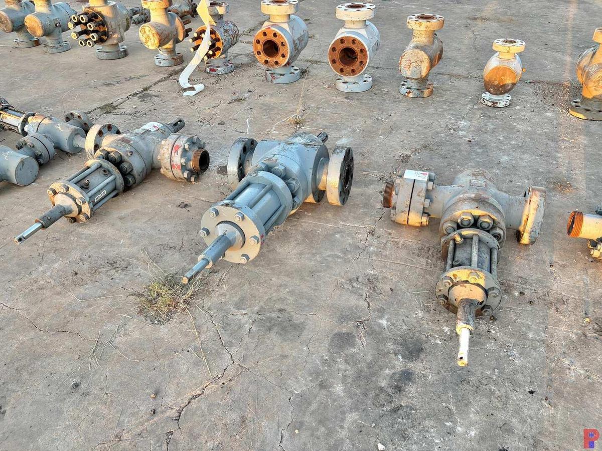 Used (3X$) 4-1/16” 10K HYDRAULIC GATE VALVES