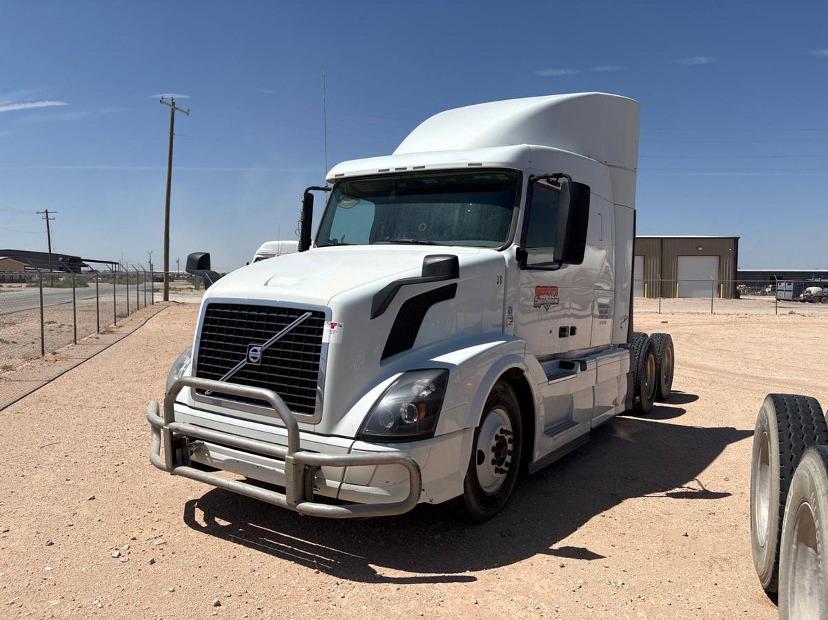 Used 2017 VOLVO VNL T/A SLEEPER HAUL TRUCK, INOP.