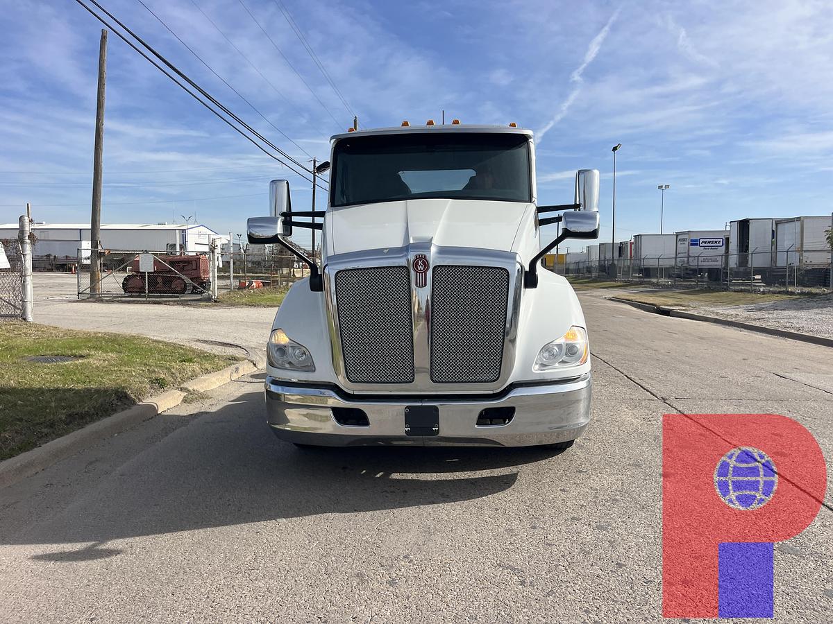 Used 2019 KENWORTH T680 T/A DAY CAB TRUCK TRACTOR