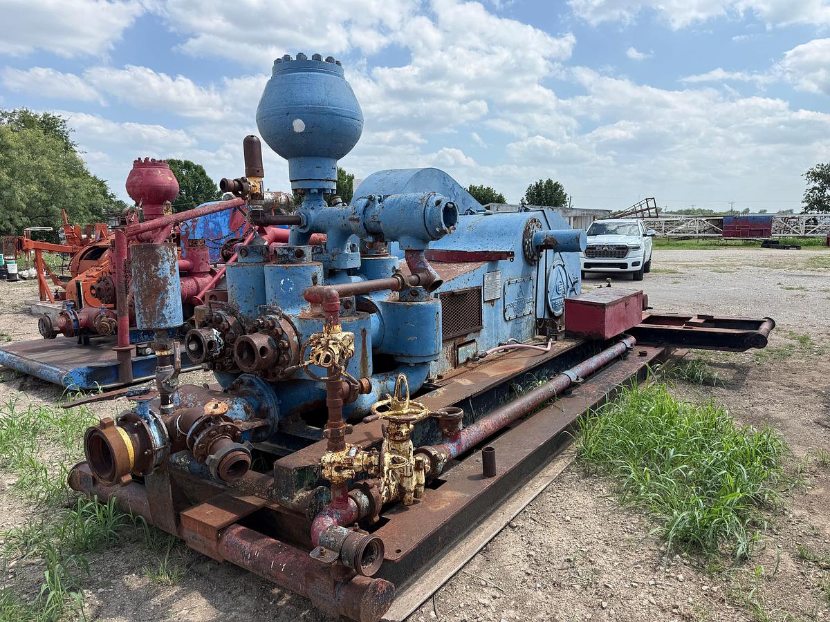 Used CONTINENTAL EMSCO DB-550 DUPLEX MUD PUMP W/ EATON 18”AIRFLEX CLUTCH, SKIDDED