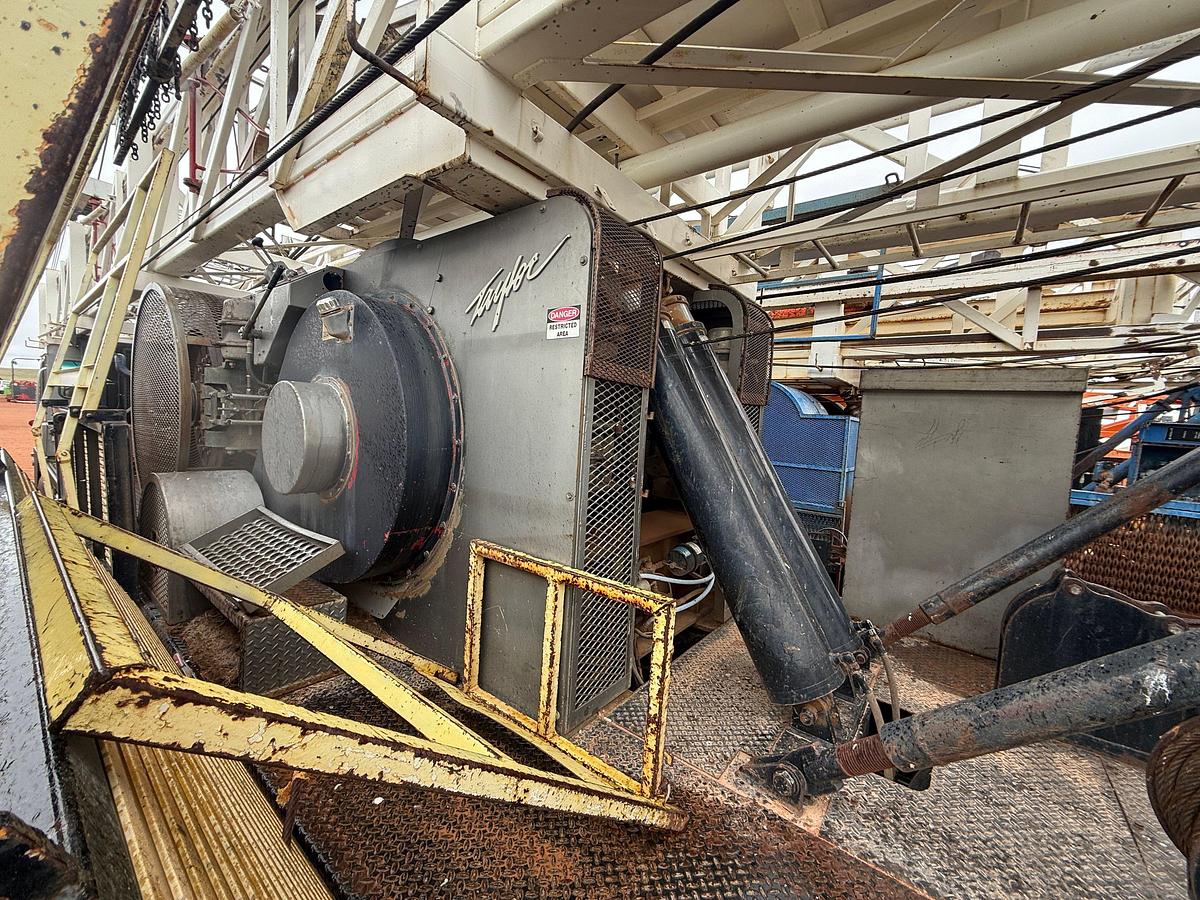 Used 2006 TAYLOR C500 DD 104'-240K 5-AXLE WELL SERVICE WORKOVER RIG