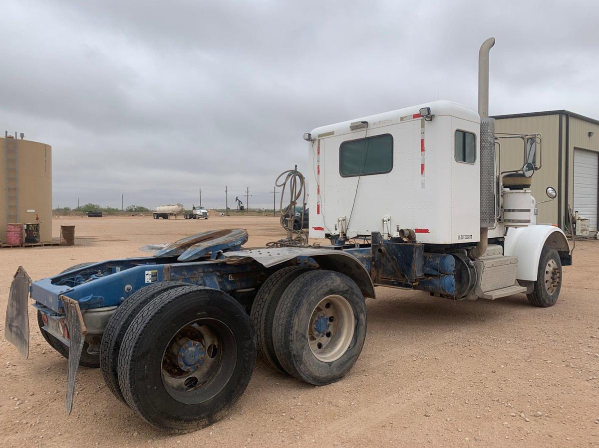 Used 2013 PETERBILT 367 Sleeper Truck