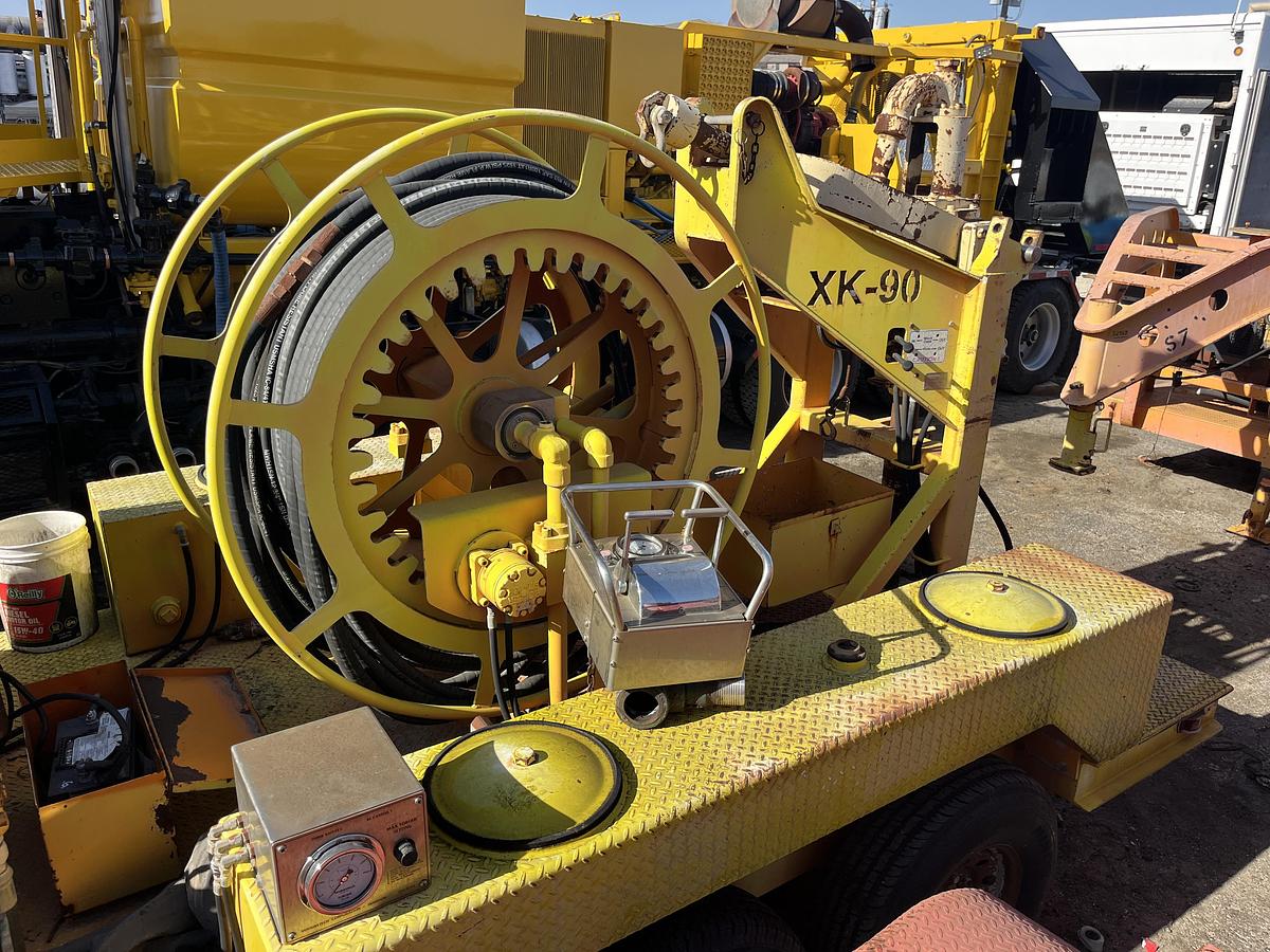 Used 2008 VENTURETECH XK-90 POWER SWIVEL MTD ON T/A GOOSENECK TRAILER