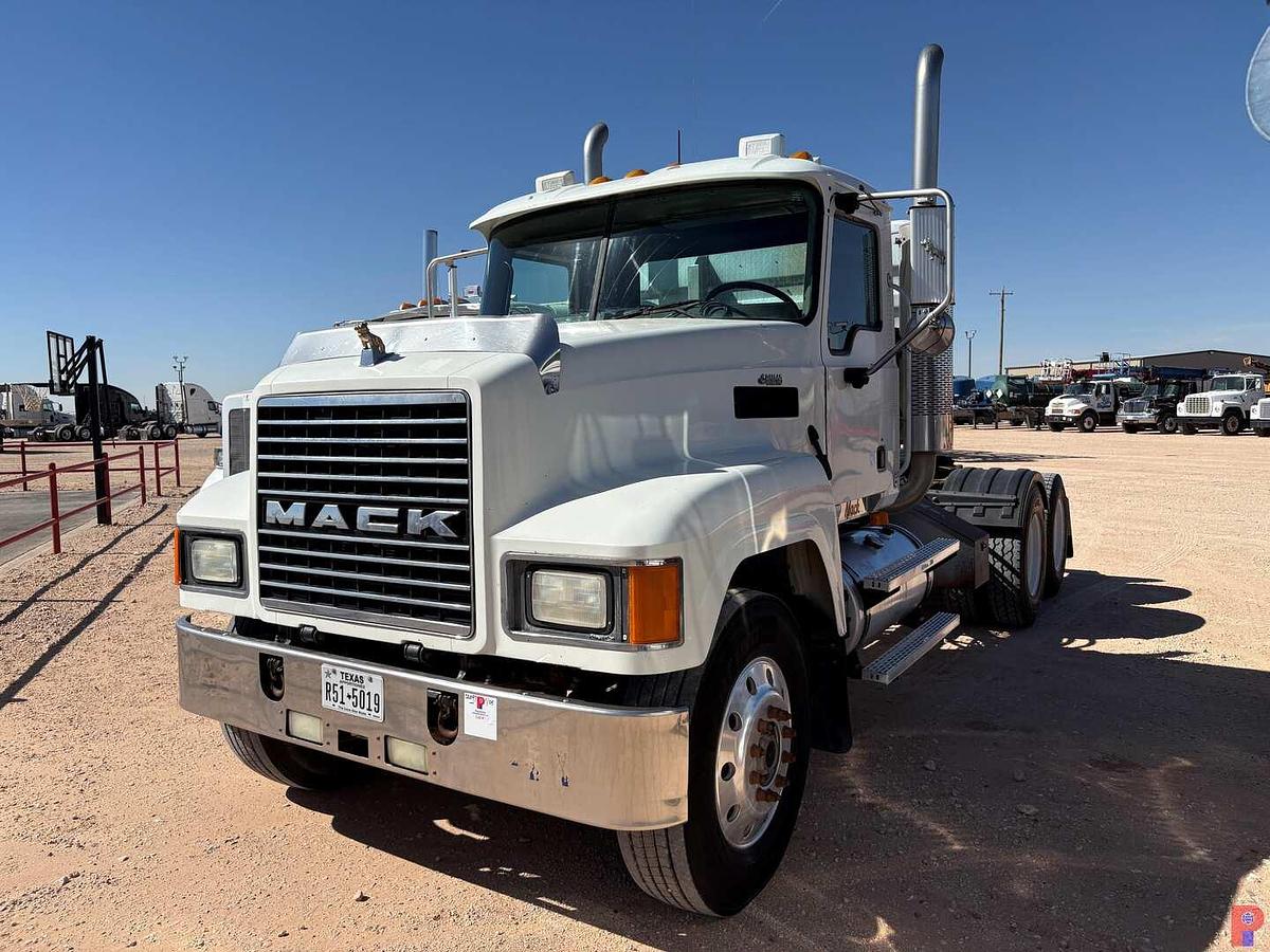 Used 2004 MACK CH613 T/A DAYCAB HAUL TRUCK