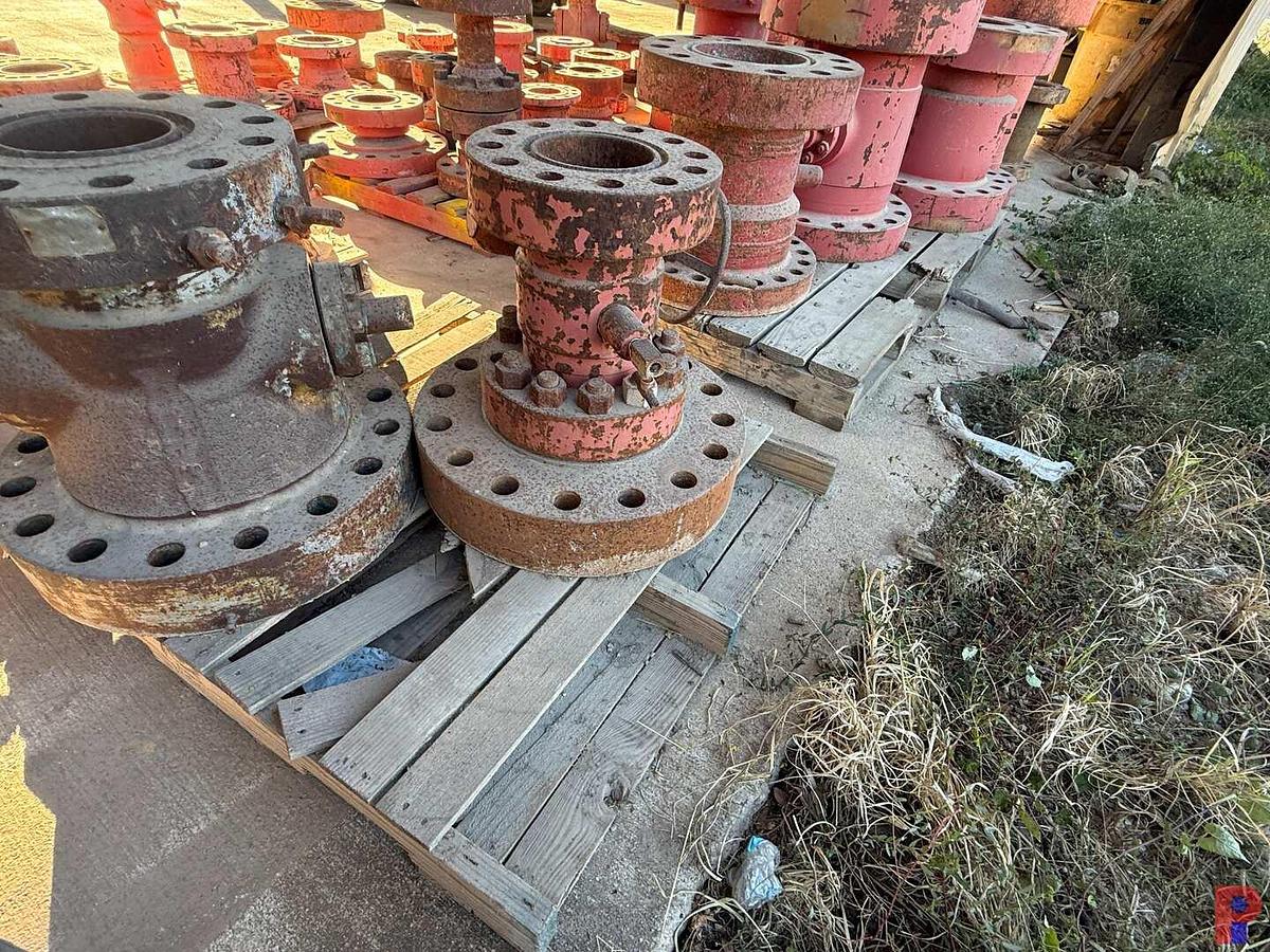 Used (2) PALLETS OF (5) 7-1/16” - 11-1/4” WELL HEAD ADAPTER SPOOLS CASING / TUBING HANGER
