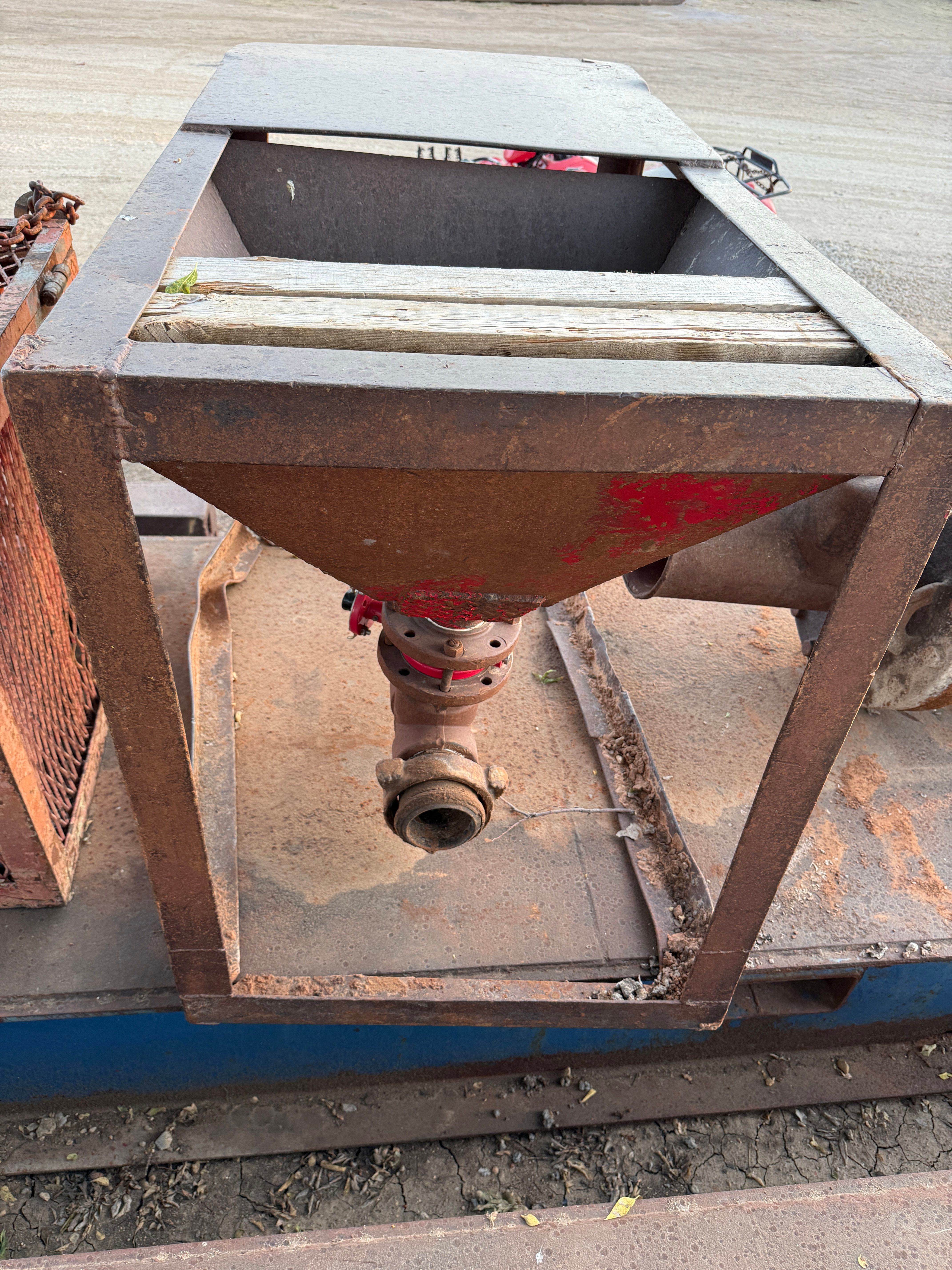 Used 32” x 32” x 20” CONE SHAPED MUD MIXING HOPPER & 42" x 36" x 32" JUNK BASKET W/ TOP & LIFTING EYES