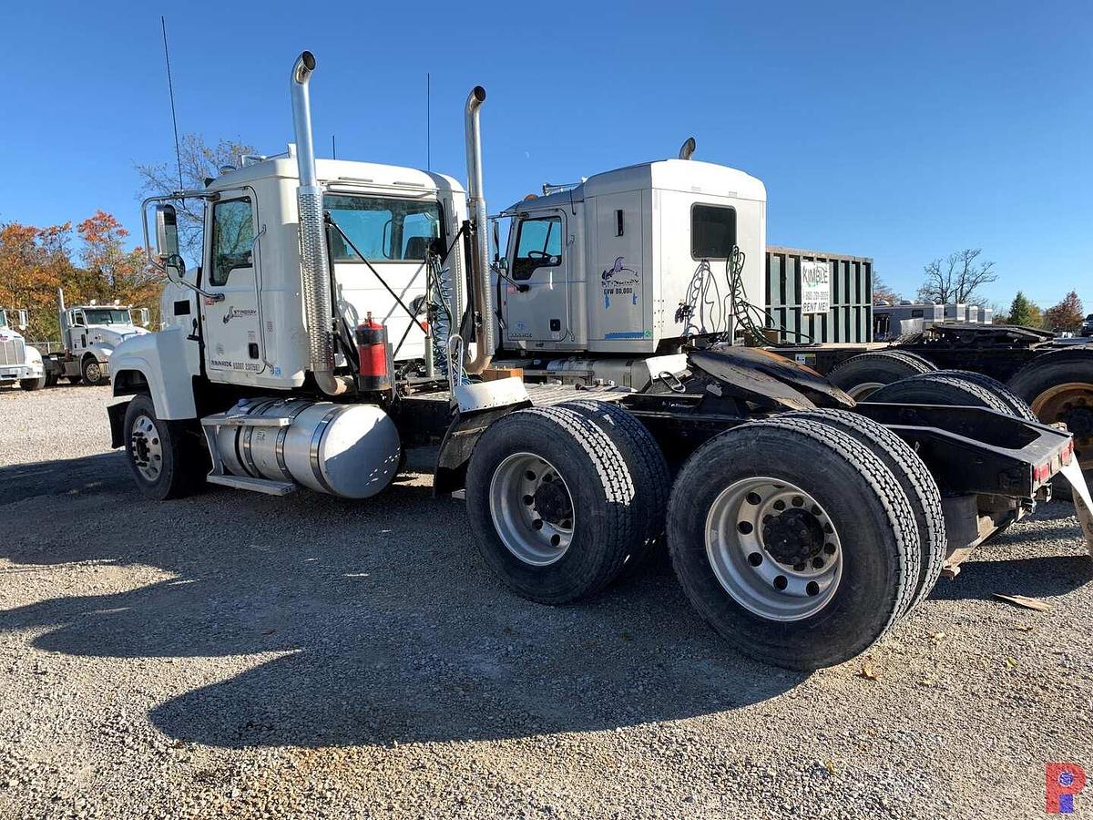 Used 2014 MACK PINNACLE