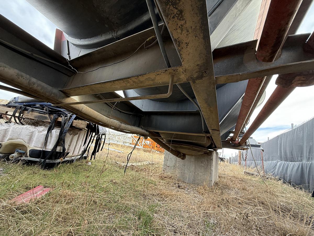 Used 2006 FRUEHAUF PNEUMATIC DRY BULK T/A CEMENT TRAILER