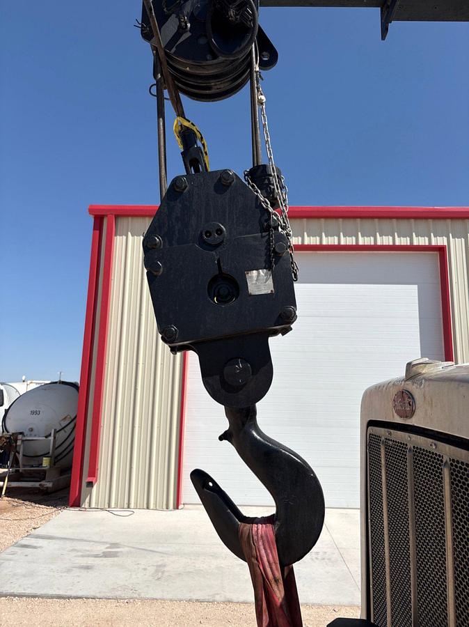 Used 2011 PETERBILT 367 T/A DAYCAB 50-TON CRANE TRUCK