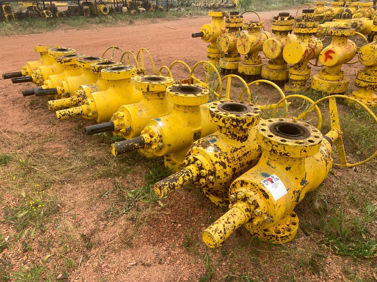 Used (10) 4-1/16 10k Manual Gate Valves