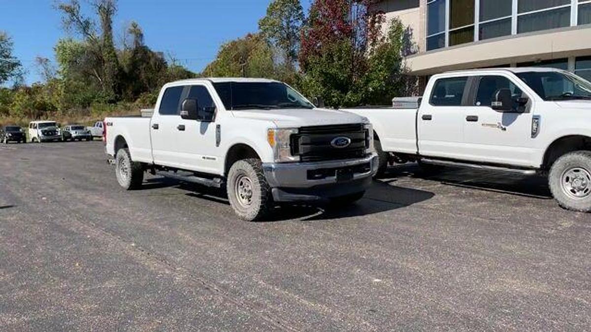 Used 2017 FORD F-250 SD XL 6.7L POWERSTROKE 4X4 CREW CAB PICKUP