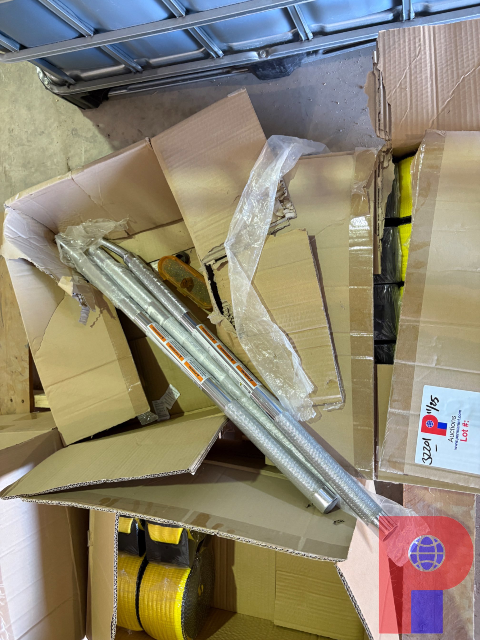 Used (22) 4” RATCHET STRAPS & (3) UNUSED WINCH BARS