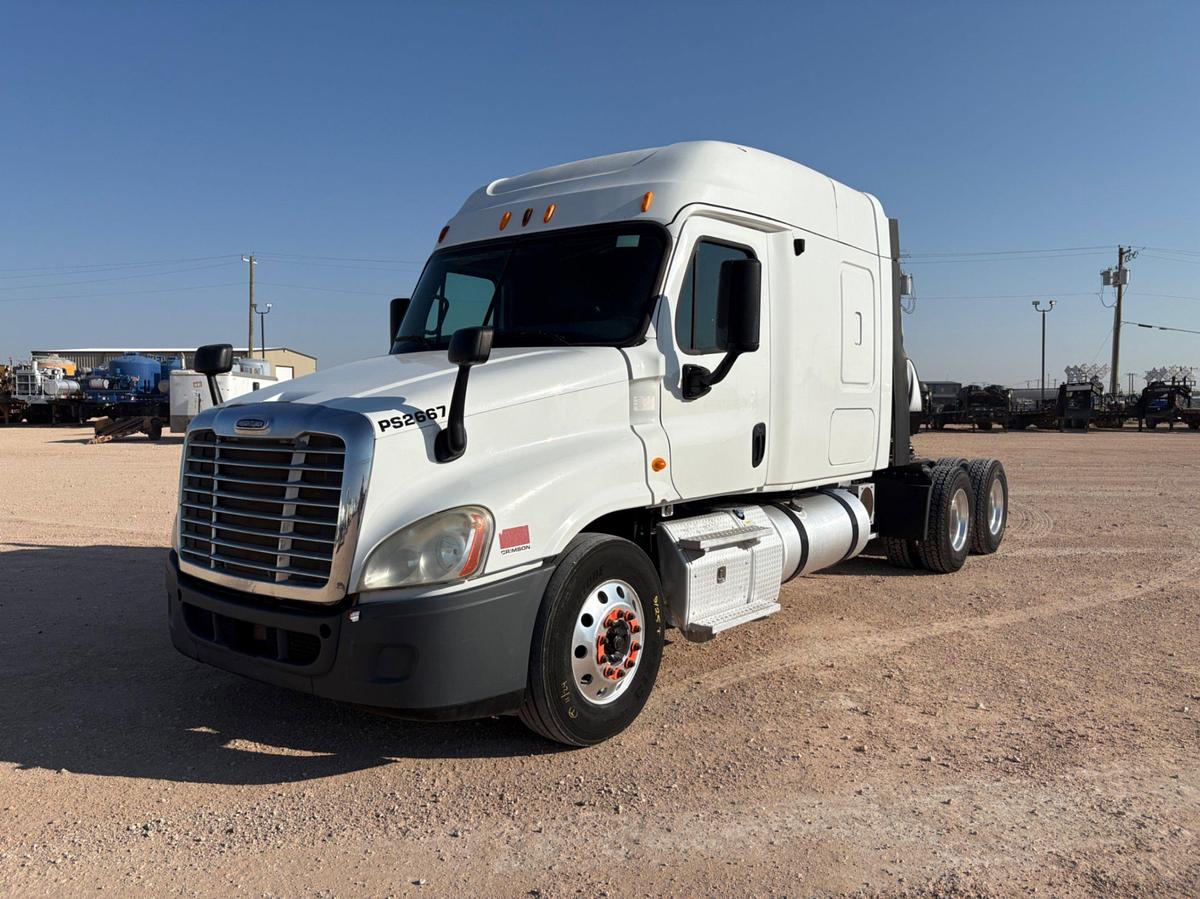 Used 2013 FREIGHTLINER CASCADIA