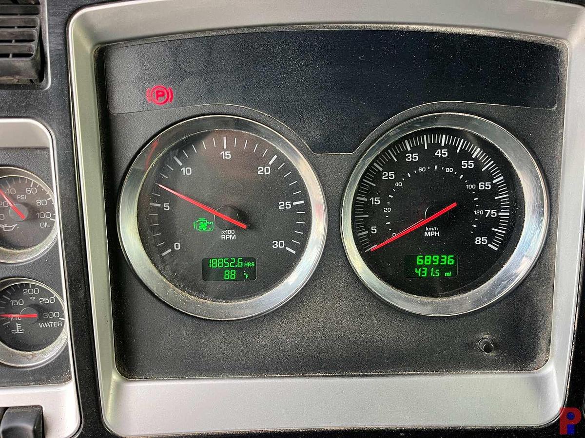 Used 2009 KENWORTH T800 T/A 36” SLEEPER TRUCK