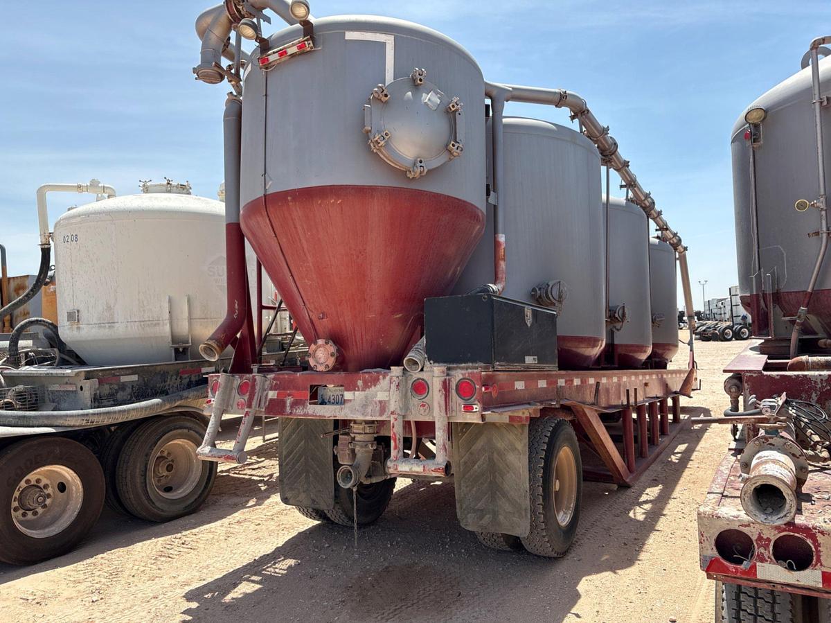 Used 4-pod s/a  dry bulk tank trailer
