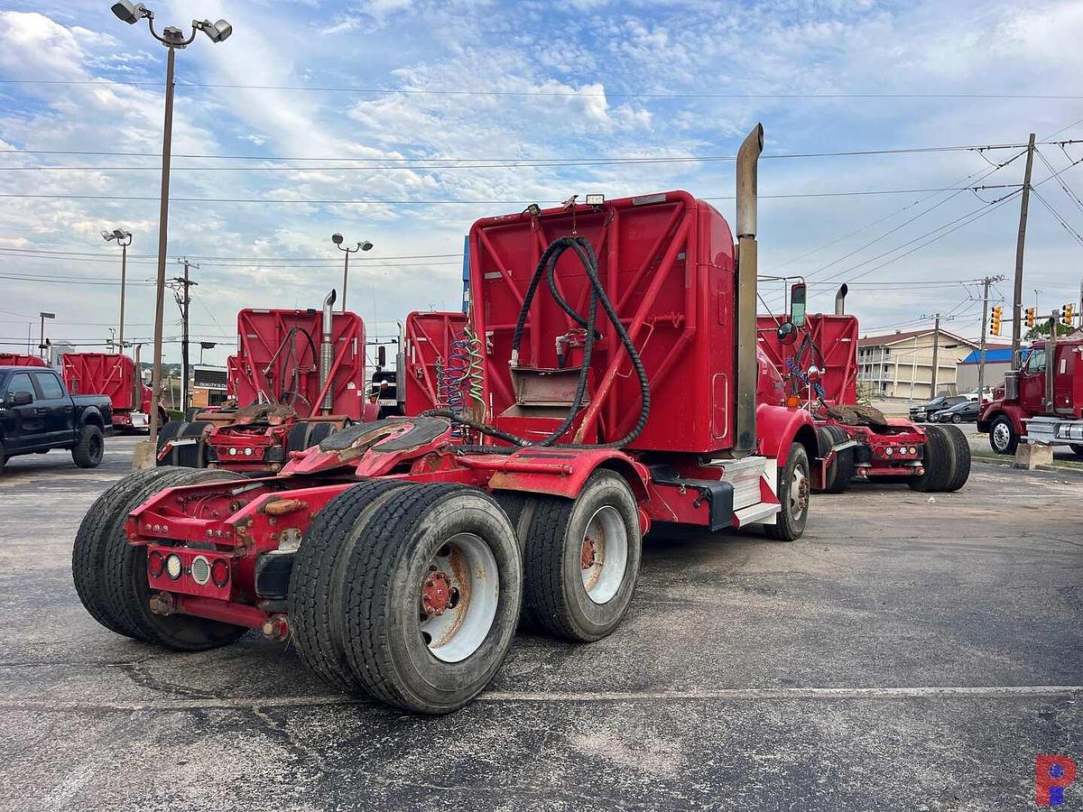 Used 2009 KENWORTH T800 T/A 36” SLEEPER TRUCK