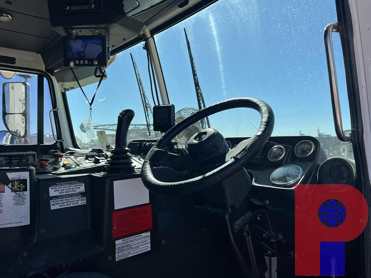 Used 2014 AUTOCAR XPEDITOR T/A 29YD CAB OVER TRASH TRUCK