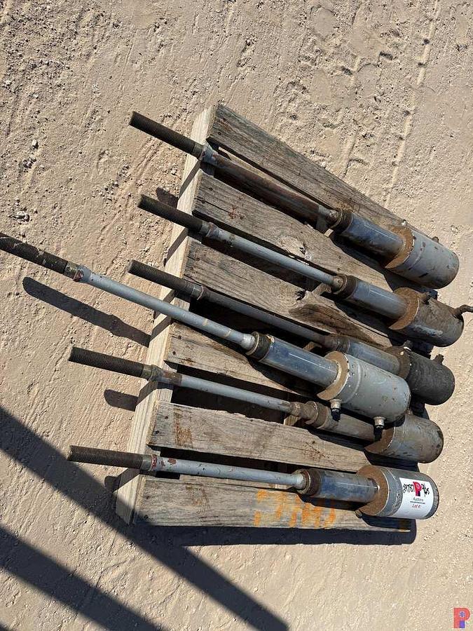 Used PALLET W/ (6) COILED TUBING HYDRAULIC CYLINDERS