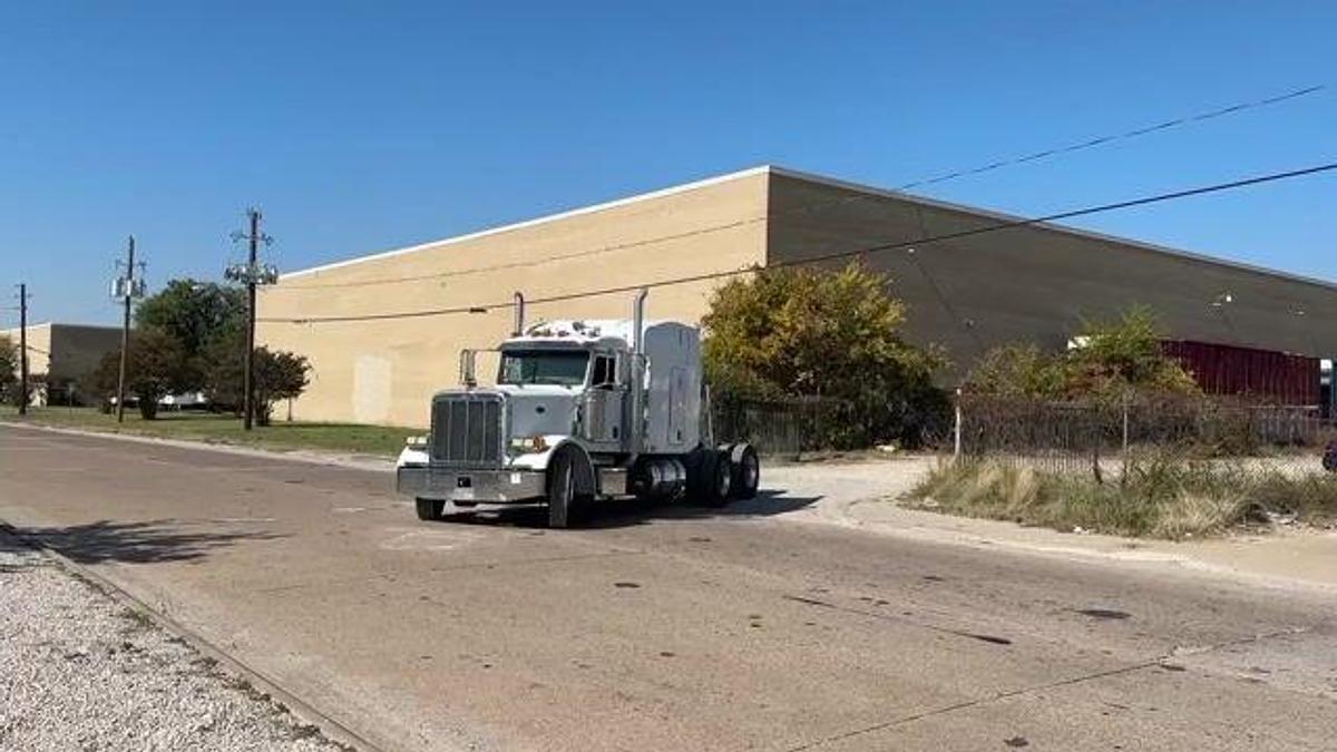 Used 2007 PETERBILT 379 T/A  63” SLEEPER TRUCK