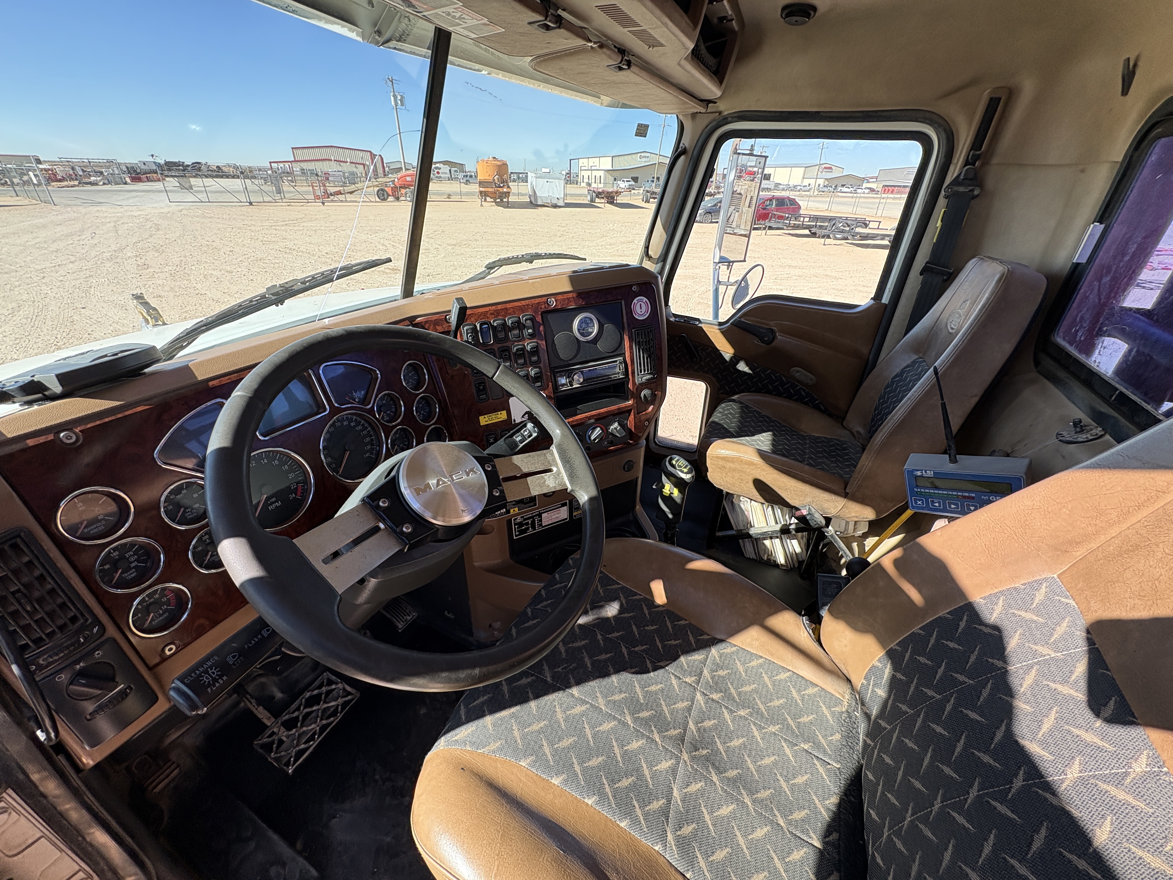 Used 2013 MACK GRANITE T/A DAYCAB POLE TRUCK