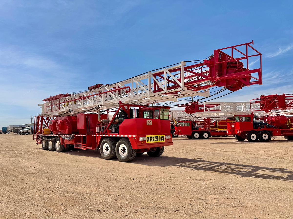 Used FRESHLY REFURBED 2007 CROWN CE600 DD 5 AXLE WELL SERVICE RIG 104'x265K MAST (2026 CAT IV)