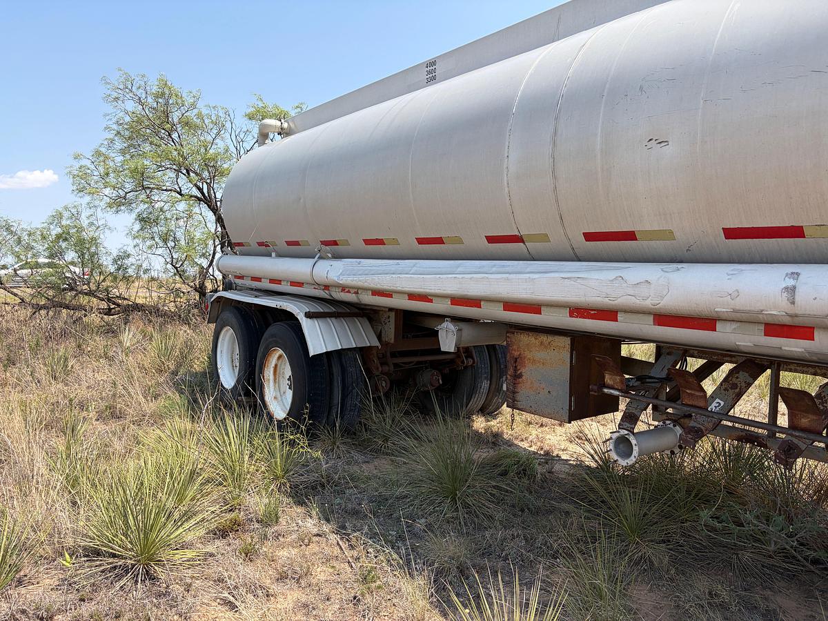 Used 1979 POLAR FUEL TRANSPORT TRAILER