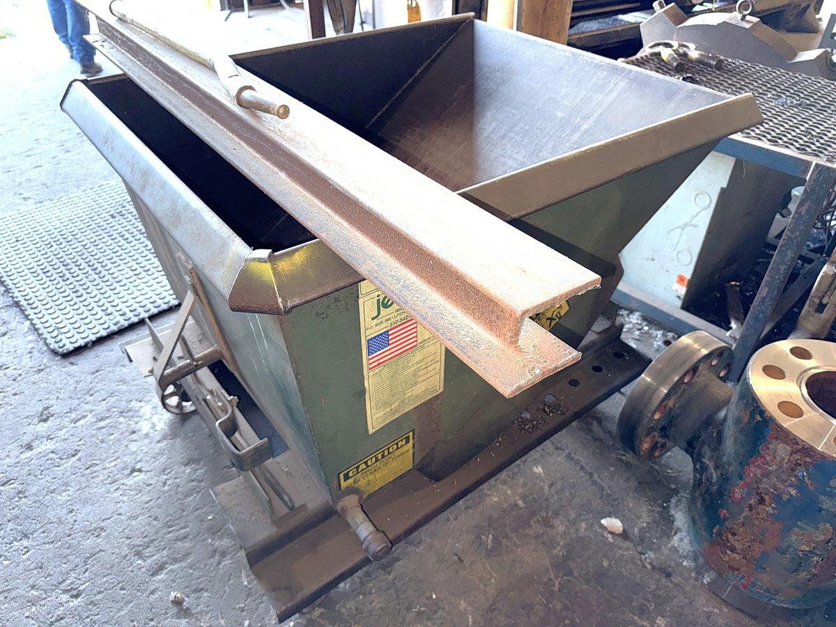 Used JESCO 3-4 CUYD SELF-DUMPING ROLLING  HOPPER