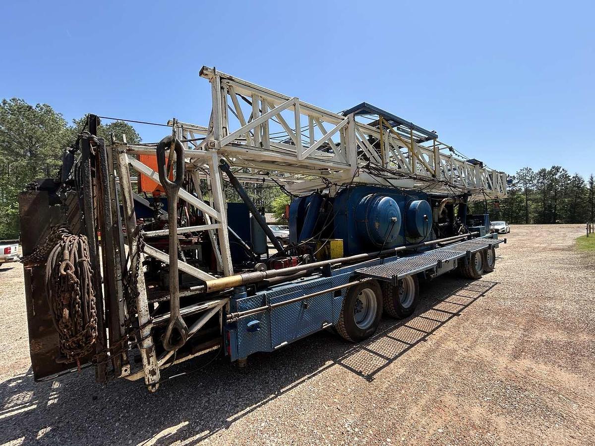 Used COOPER 250 DD (REPOWERED) 96'-180K 4-AXLE WELL SERIVCE WORKOVER RIG