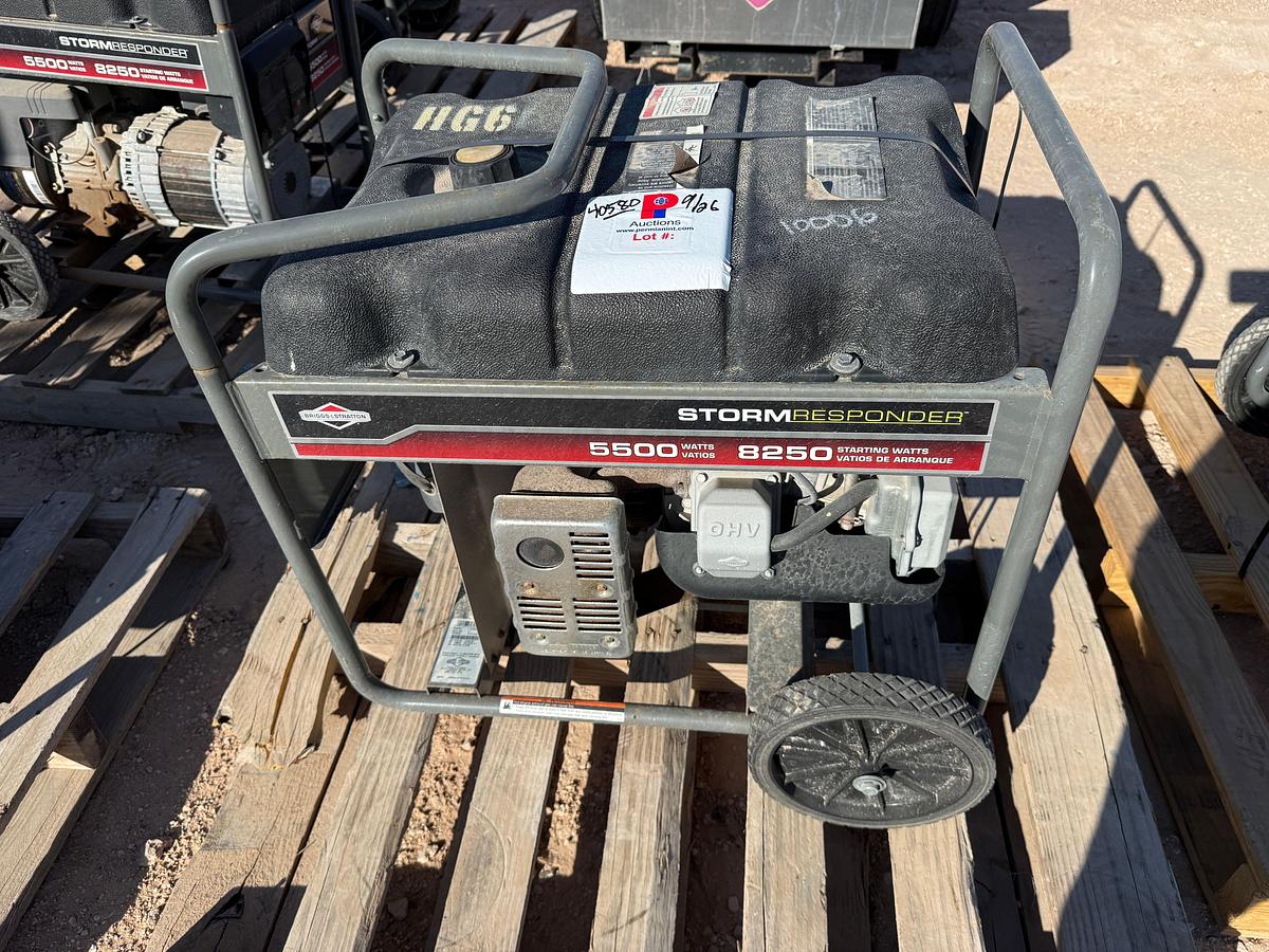 Used STORM RESPONDER MODEL 030430 / 5500 AC WATTS / 120/240-VOLTS P/B BRIGGS&STRATTON GAS ENGINE PORTABLE GENERATOR