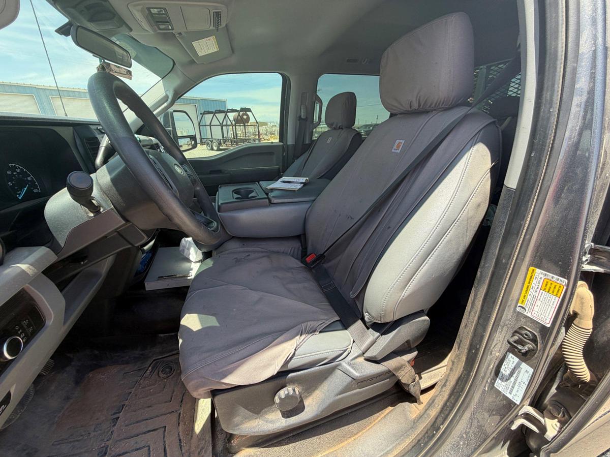 Used 2023 Ford F-250 Crew Cab 4x4 pickup (gas)