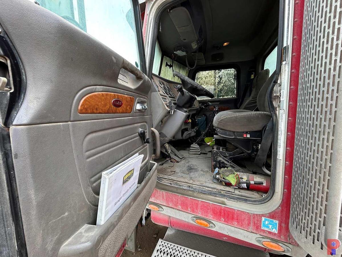 Used 2006 PETERBILT 379 TRI AXLE 45K LBS. WINCH TRUCK