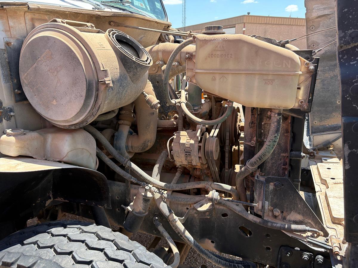 Used 1992 INTERNATIONAL 4900 S/A DAYCAB VACUUM TRUCK